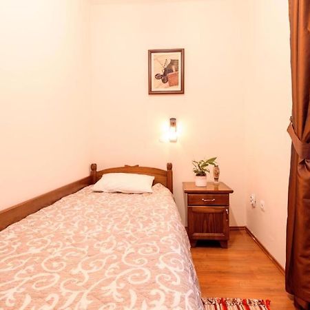 Downtown Rooms Ni Exterior foto