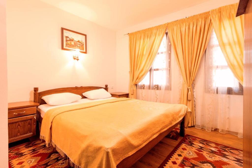 Downtown Rooms Ni Exterior foto