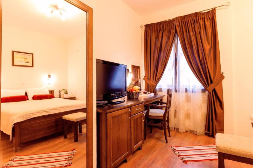 Downtown Rooms Ni Exterior foto