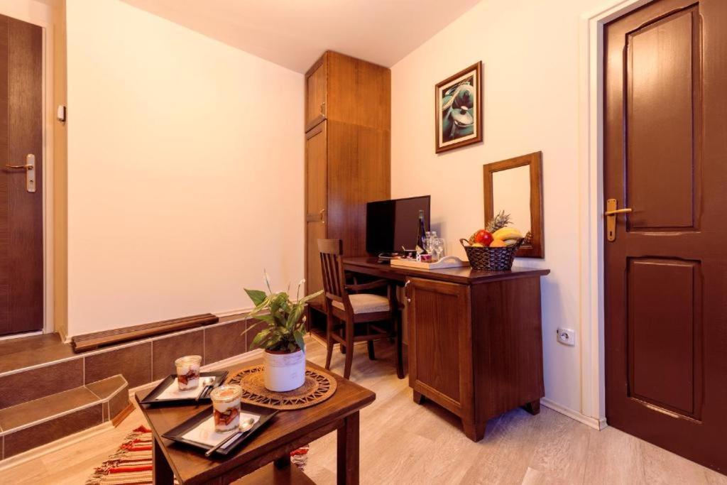 Downtown Rooms Ni Exterior foto