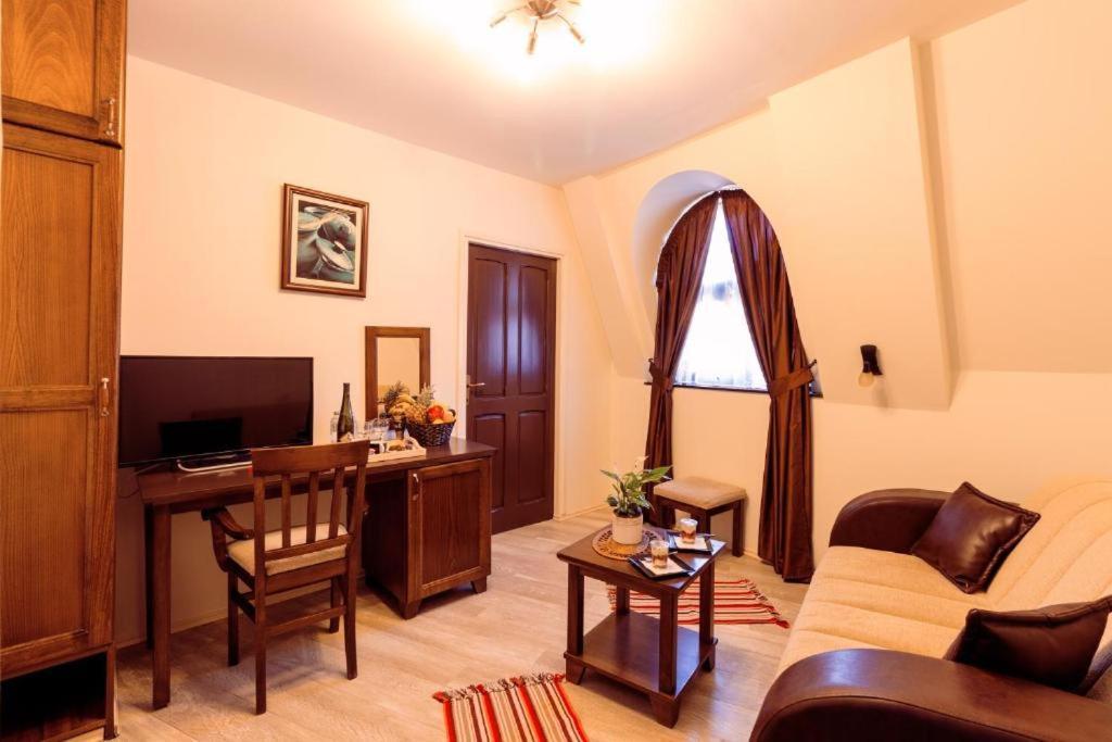 Downtown Rooms Ni Exterior foto