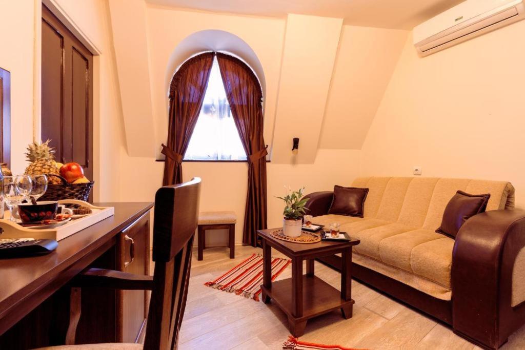 Downtown Rooms Ni Exterior foto